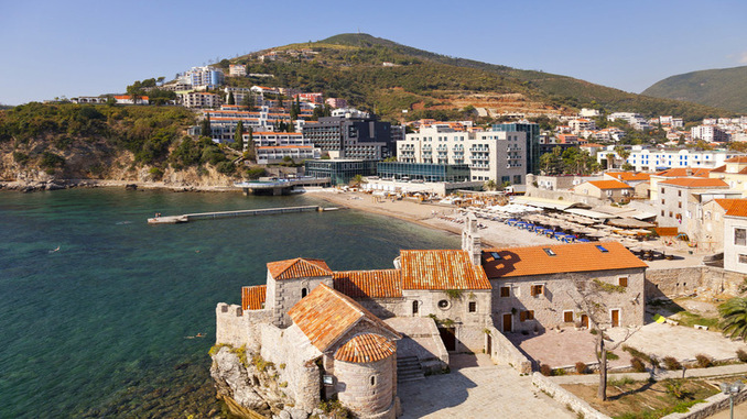 Montenegro to offer residence permits to real estate owners