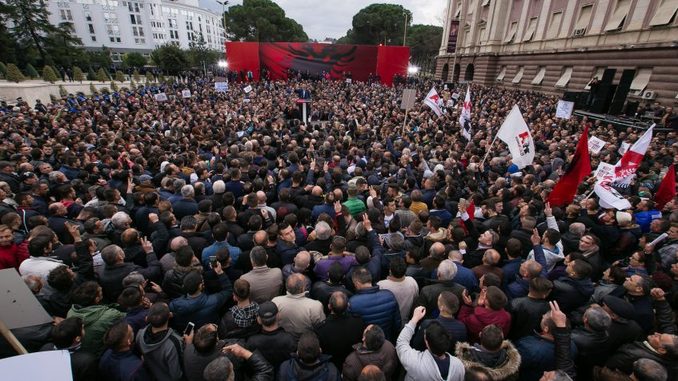Albanian Opposition Protest Gathers Thousands but Fails to Inspire Romania Momentum