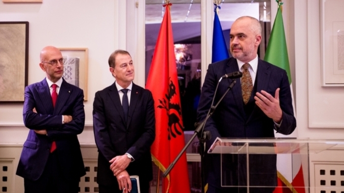 Albanian PM pays tribute to football national coach De Biasi honoured with the “Cavaliere”  title