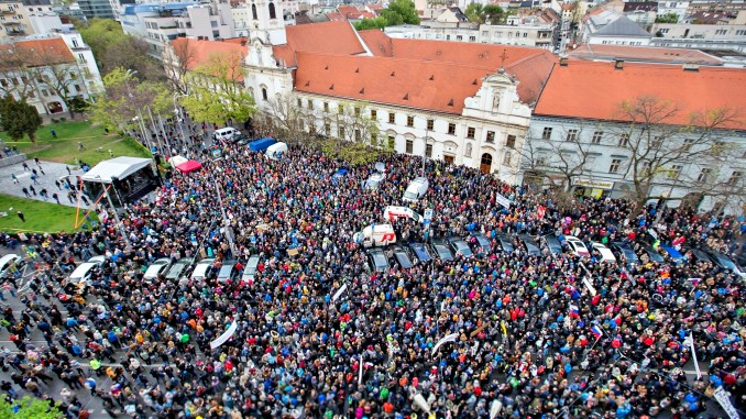 Thousands of students rally against corruption in Slovakia