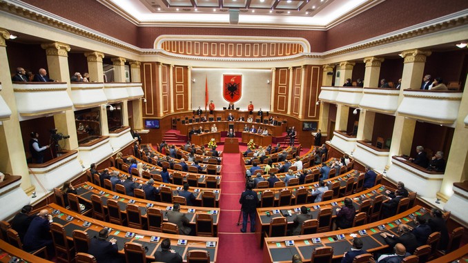 Albanian Parliament in Extraordinary Session to Approve ‘Vetting’ Structures Amid Opposition Boycott
