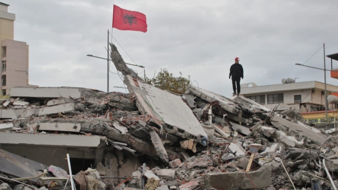 Powerful 6,4 Quake Hits Albania Leaving Several Dead and Hundreds Injured